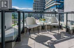 422 - 30 INN ON THE PARK DRIVE Toronto