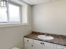 UNIT B - 1 LAKESIDE CRES AVENUE Richmond Hill 