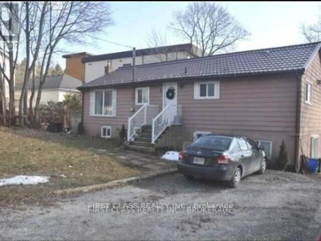 UNIT B - 1 LAKESIDE CRES AVENUE Richmond Hill  Ontario