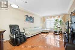 286 - 23 OBSERVATORY LANE Richmond Hill 