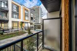 913 - 2 STECKLEY HOUSE LANE E Richmond Hill