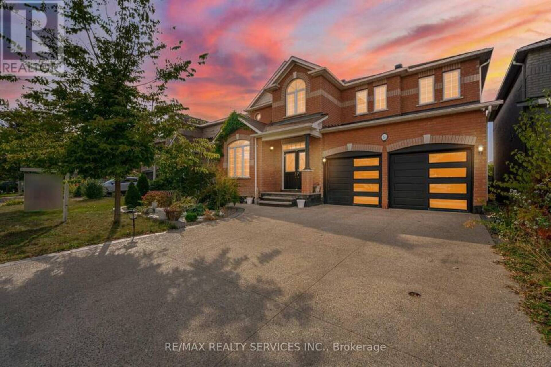 18 TIDELAND DRIVE Brampton 