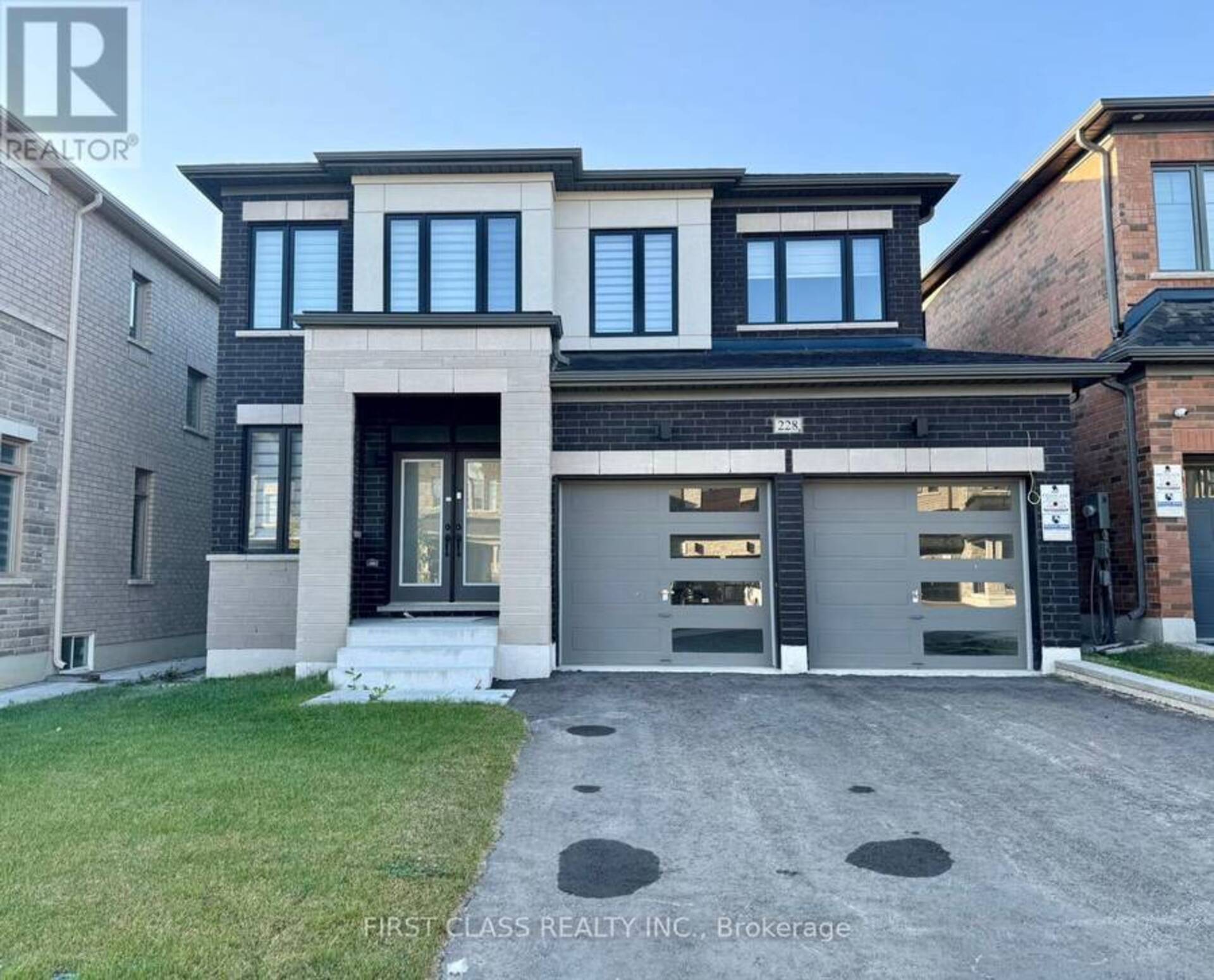 UPPER - 228 BOUNDARY BOULEVARD Whitchurch-Stouffville