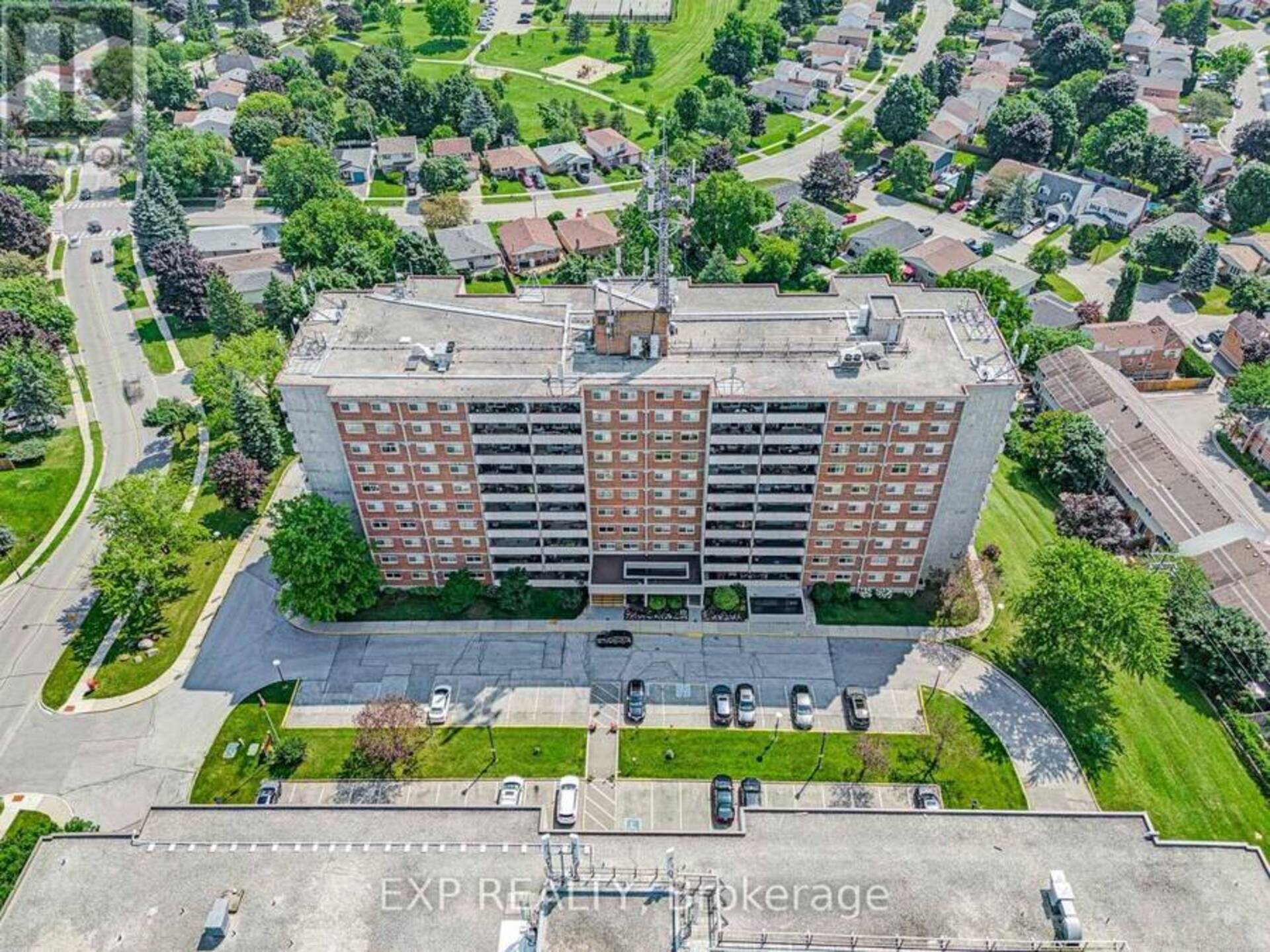 1007 - 40 WILLIAM ROE BOULEVARD Newmarket