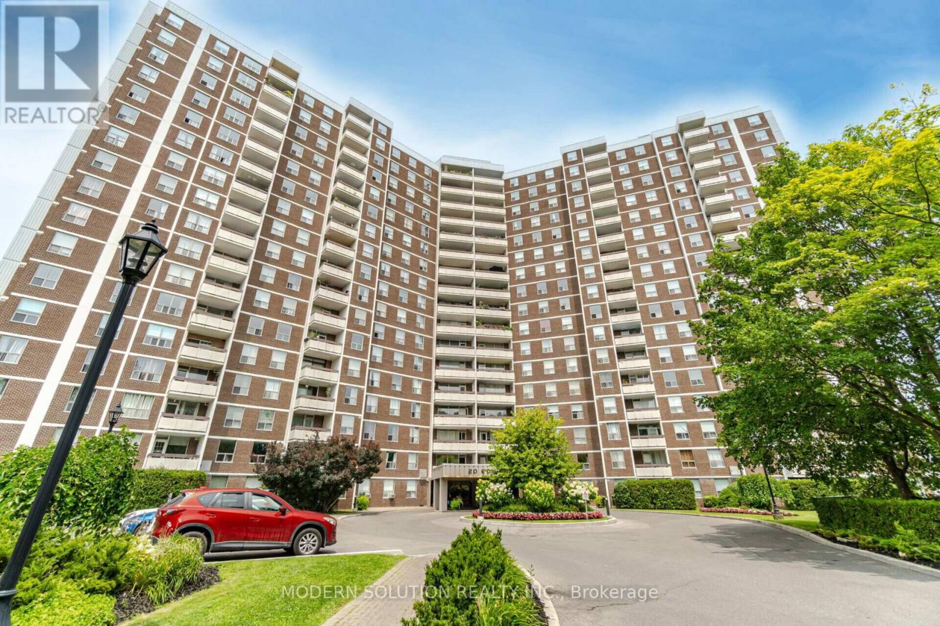 106 - 20 EDGECLIFFE GOLFWAY Toronto