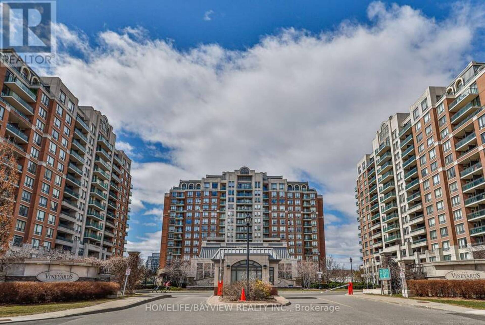 212 - 330 RED MAPLE ROAD Richmond Hill 