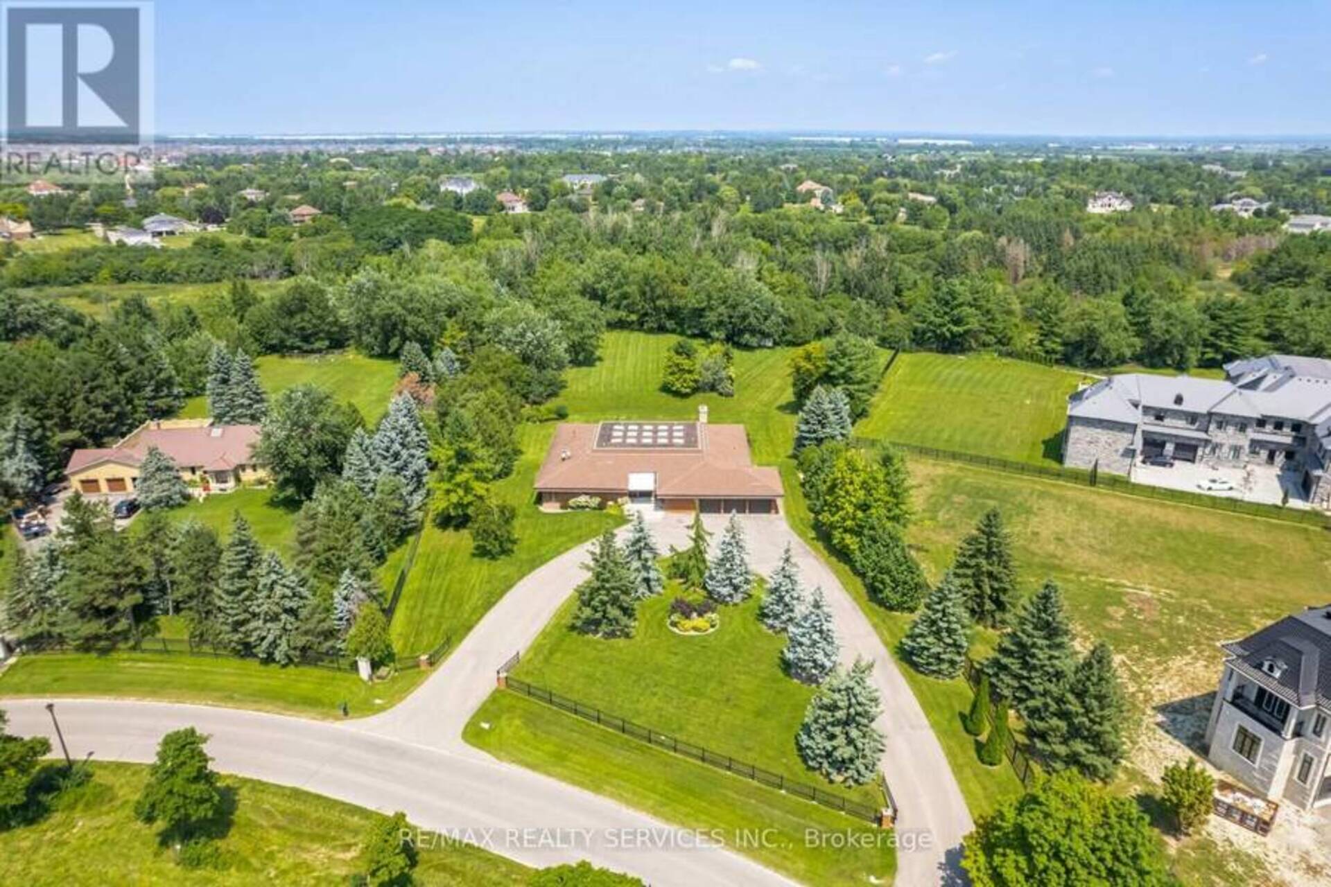 24 ROSEGARDEN DRIVE Brampton 