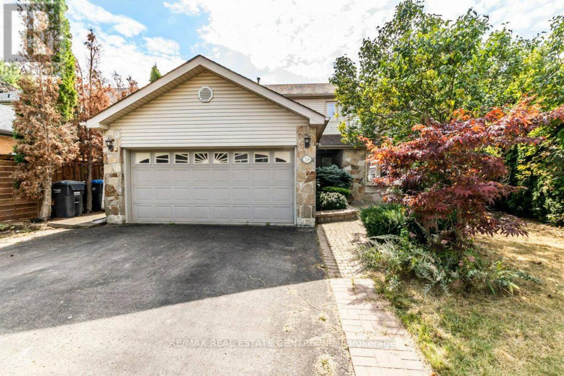 38 MONTCALM PLACE Brampton 