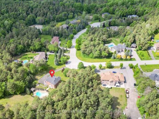 10 PINE HILLS COURT East Gwillimbury Ontario