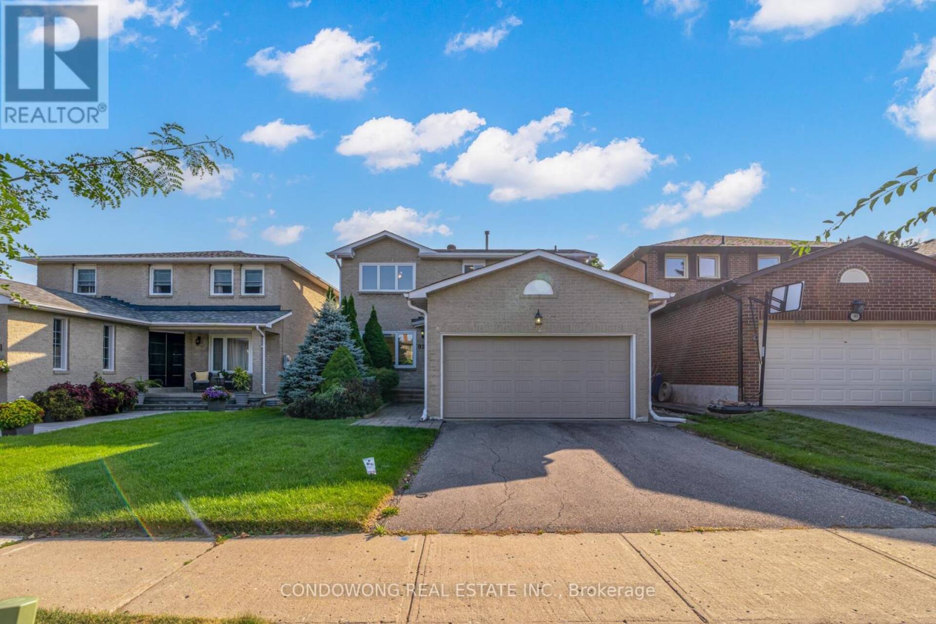 92 HOUSEMAN CRESCENT Richmond Hill 