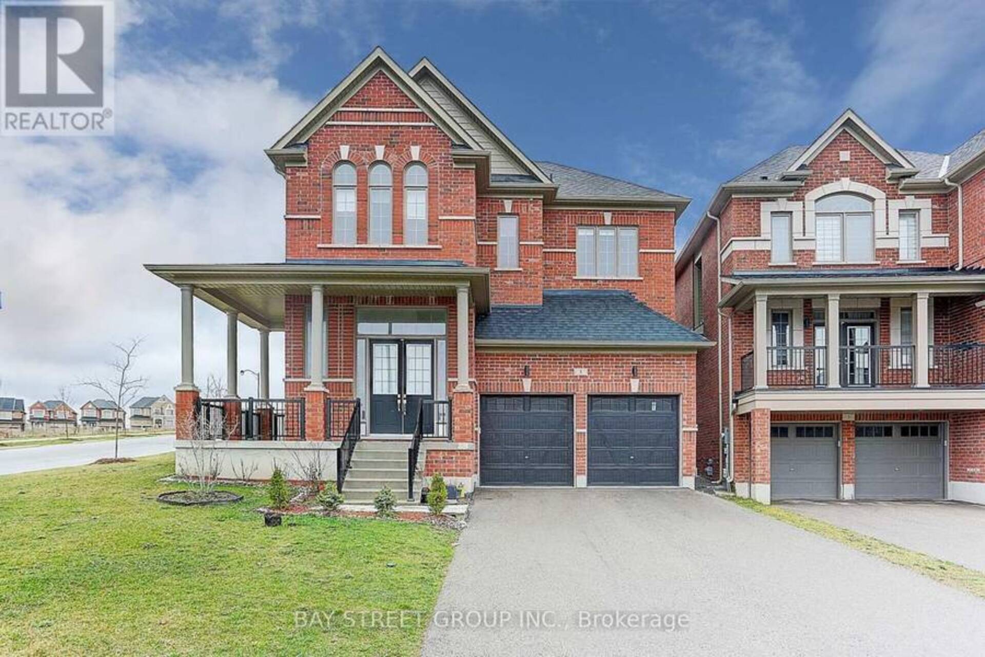 1 FRANK KELLY DRIVE East Gwillimbury 