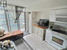 830 - 21 ICEBOAT TERRACE Toronto