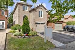 30 ELMPARK COURT Richmond Hill