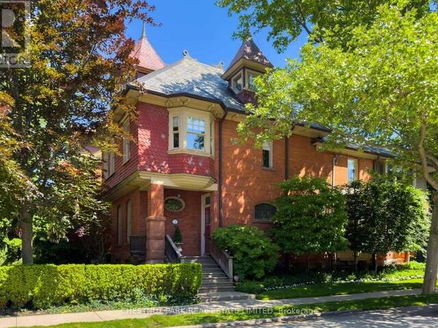 1 HAWTHORN AVENUE Toronto Ontario