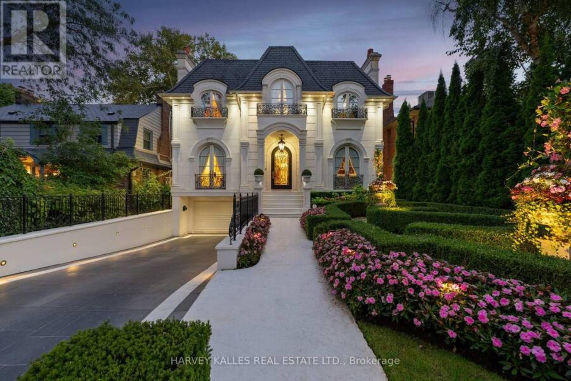 215 STRATHALLAN WOOD Toronto