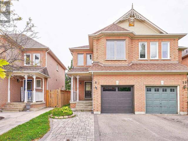 8 HOLLIDGE BOULEVARD Aurora Ontario