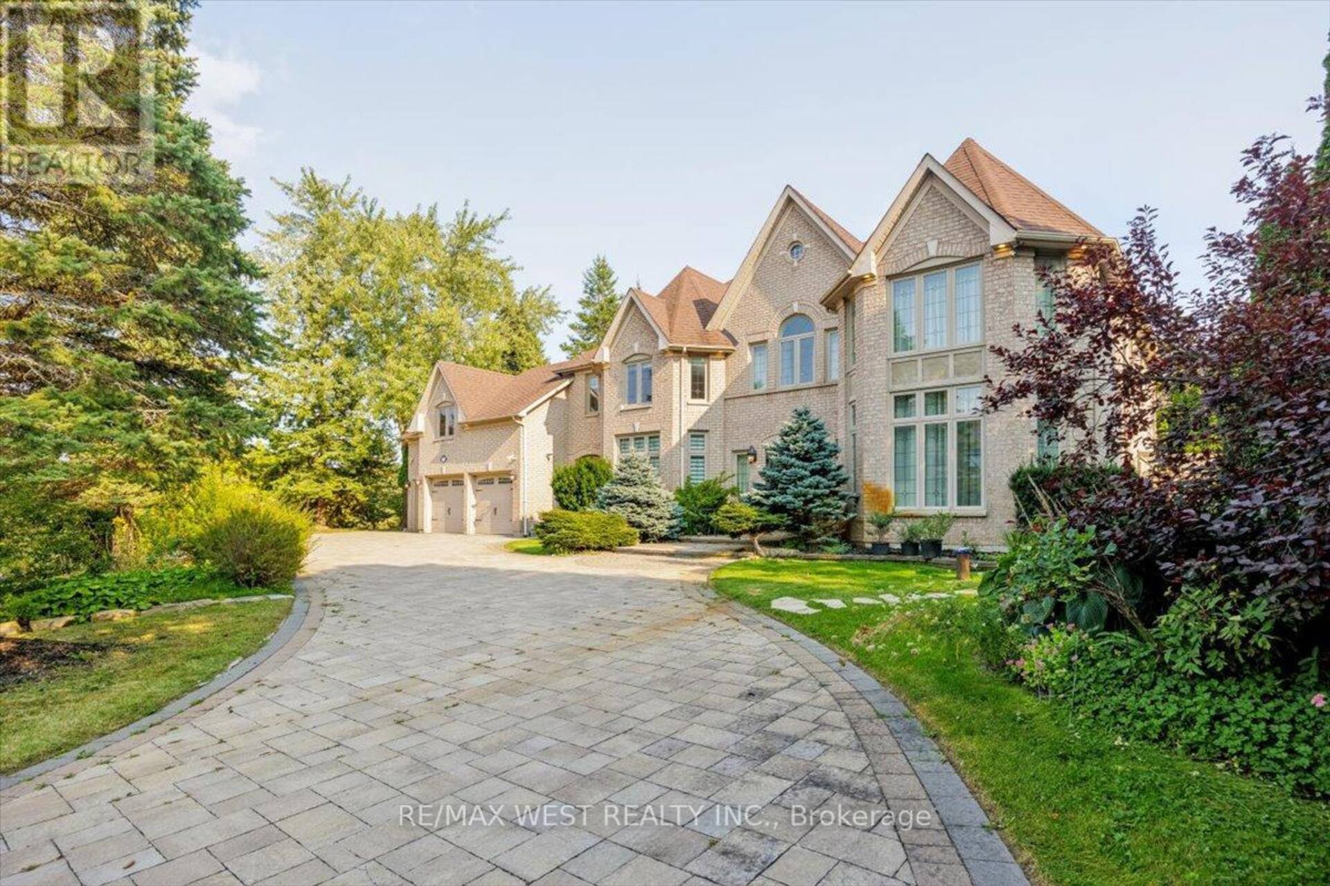 2 WATERFORD LANE Whitchurch-Stouffville