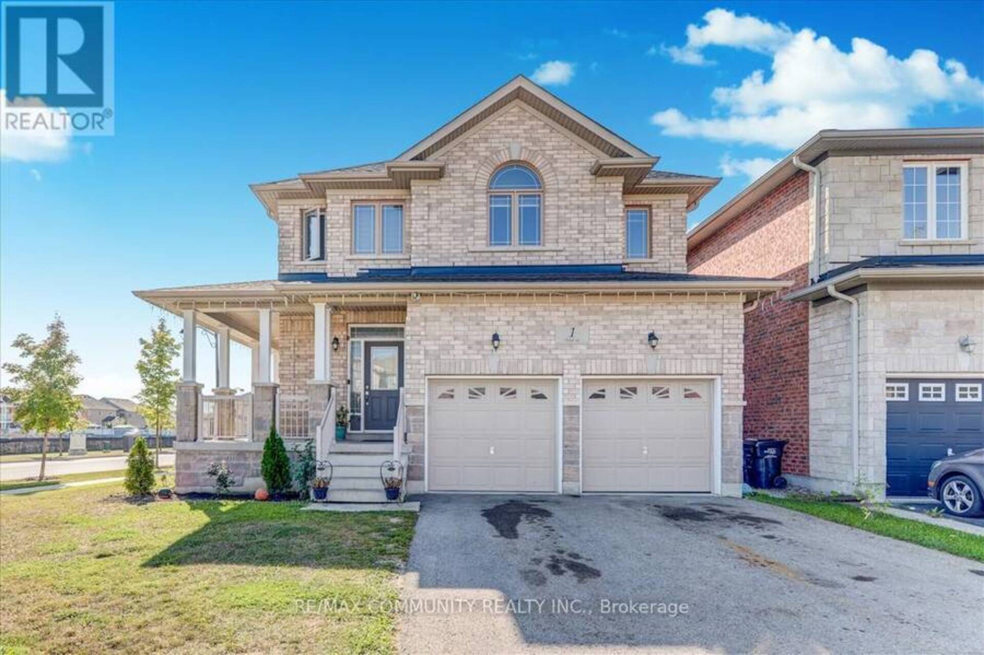 1 WEIR STREET Bradford/West Gwillimbury 