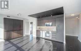 936 - 15 ICEBOAT TERRACE Toronto