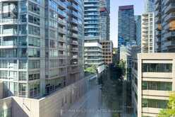 606 - 30 HOLLY STREET Toronto