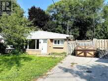 UPPER - 124 LONGFORD DRIVE Newmarket