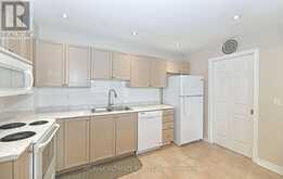 319 - 121 WOODBRIDGE AVENUE Vaughan 