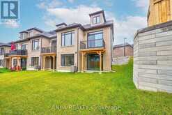 2 LOIS TORRANCE TRAIL Uxbridge