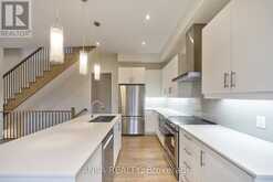 2 LOIS TORRANCE TRAIL Uxbridge