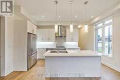 2 LOIS TORRANCE TRAIL Uxbridge