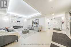 806 - 309 MAJOR MACKENZIE DRIVE E Richmond Hill 