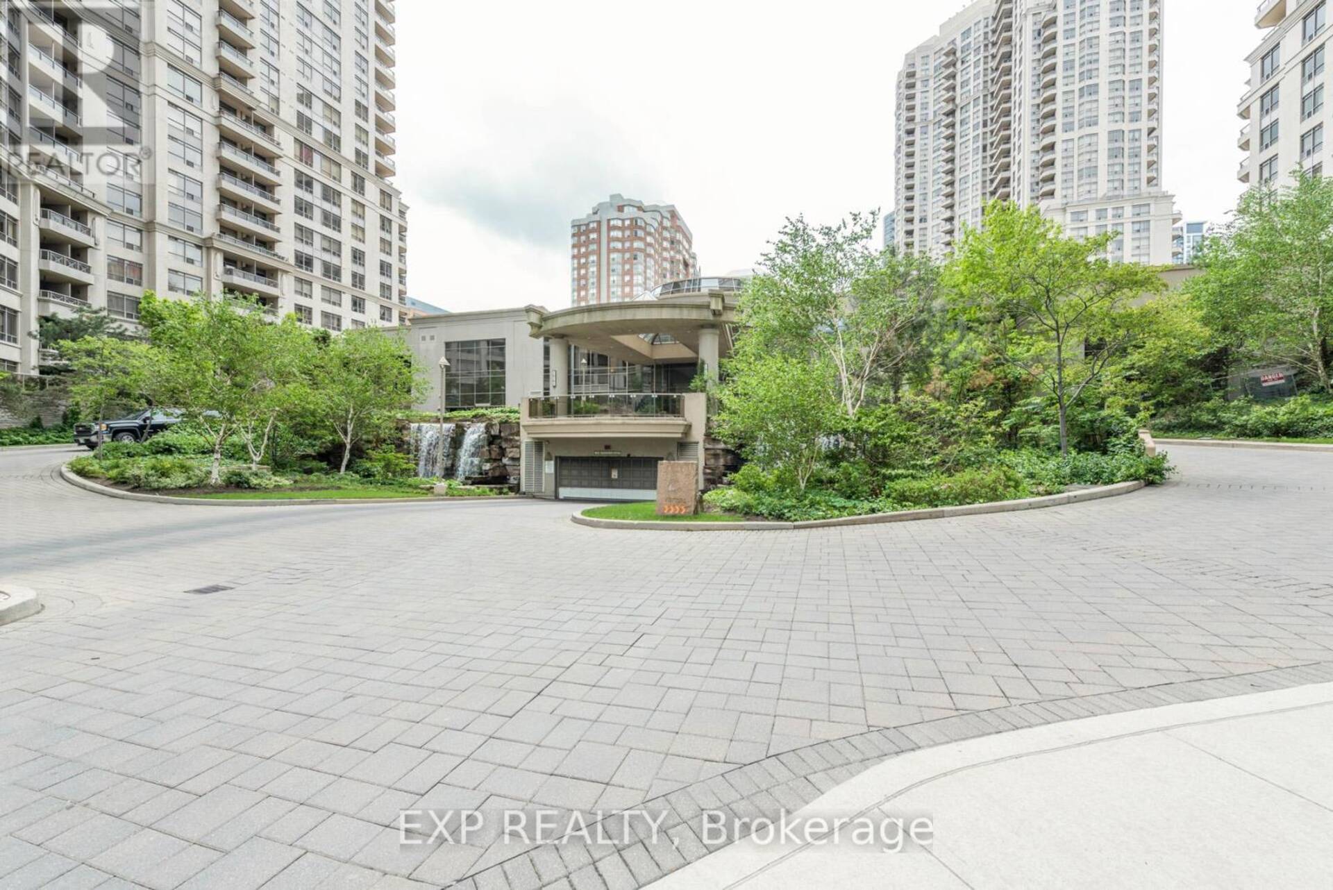 121 - 3888 DUKE OF YORK BOULEVARD Mississauga