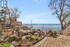 327A LAKE PROMENADE Toronto 