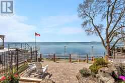 327A LAKE PROMENADE Toronto 