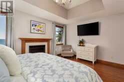 327A LAKE PROMENADE Toronto 