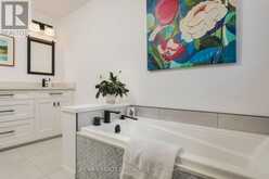 327A LAKE PROMENADE Toronto 