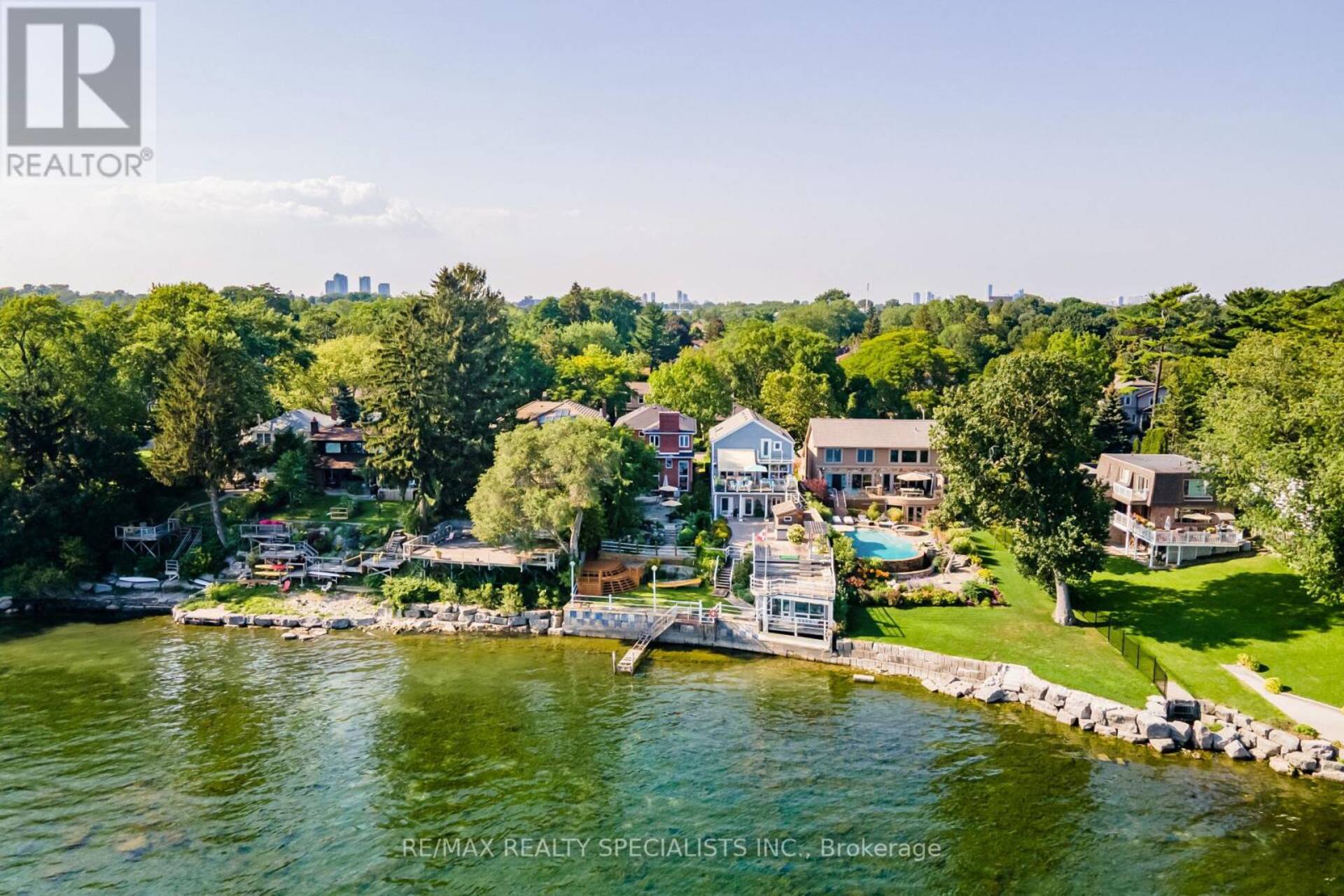 327A LAKE PROMENADE Toronto 