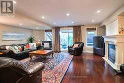 3122 CARDROSS COURT Oakville 