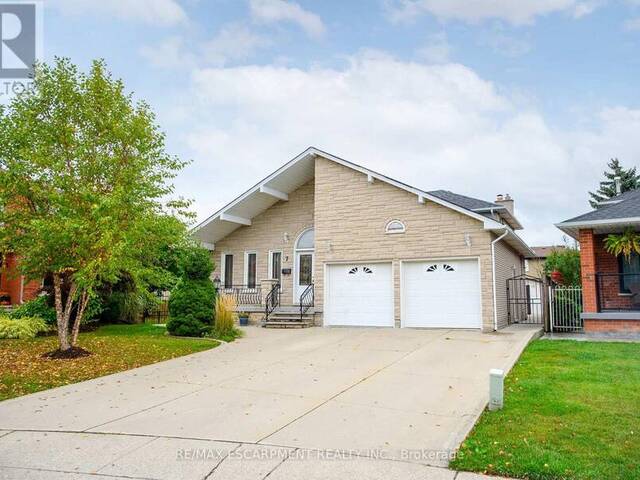 7 OSGOODE COURT Hamilton  Ontario