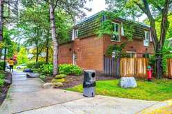 16 ROLLSCOURT DRIVE Toronto