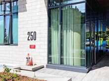 317 - 250 LAWRENCE AVENUE W Toronto