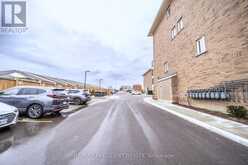 17 - 480 BERESFORD PATH Oshawa 