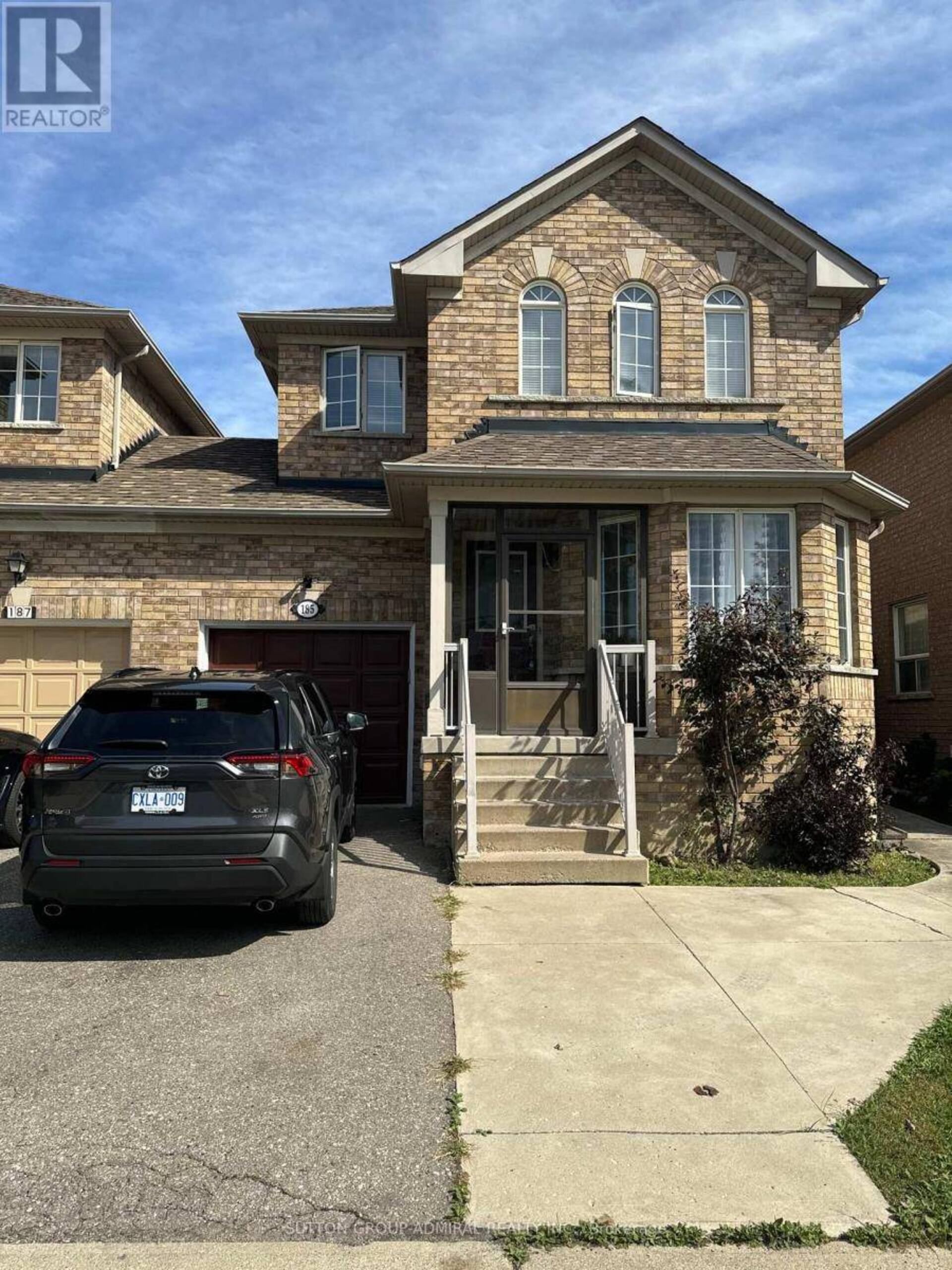 185 RED MAPLE ROAD Richmond Hill 