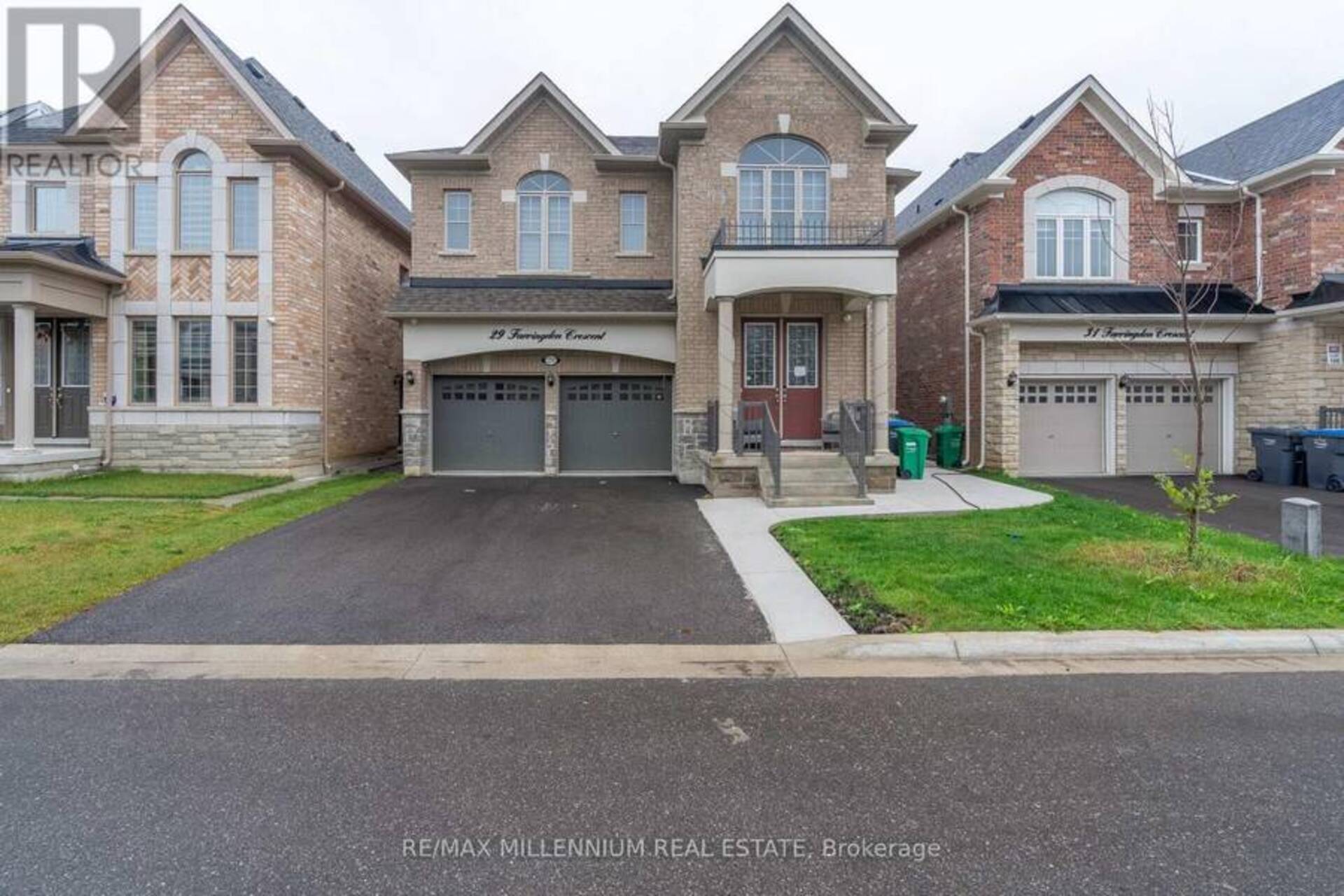 29 FARRINGDON CRESCENT Brampton