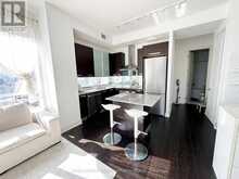 2302 - 21 BALMUTO STREET Toronto