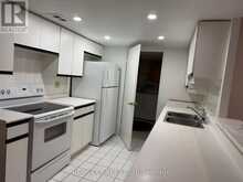 327 - 32 CLARISSA DRIVE Richmond Hill 