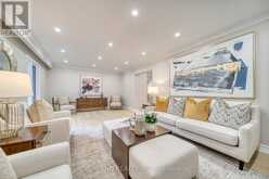 8 ELLIOTWOOD COURT Toronto