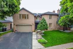 8 ELLIOTWOOD COURT Toronto