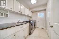 8 ELLIOTWOOD COURT Toronto