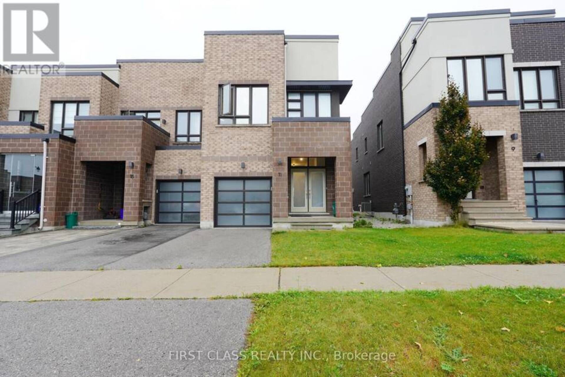 11 DENARIUS CRESCENT Richmond Hill 