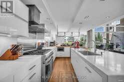 302 - 238 DAVENPORT ROAD Toronto